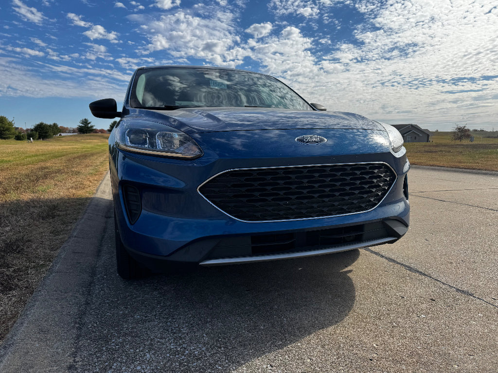 Used 2022 Ford Escape SE w/ Cold Weather Package AWD/4WD image 3