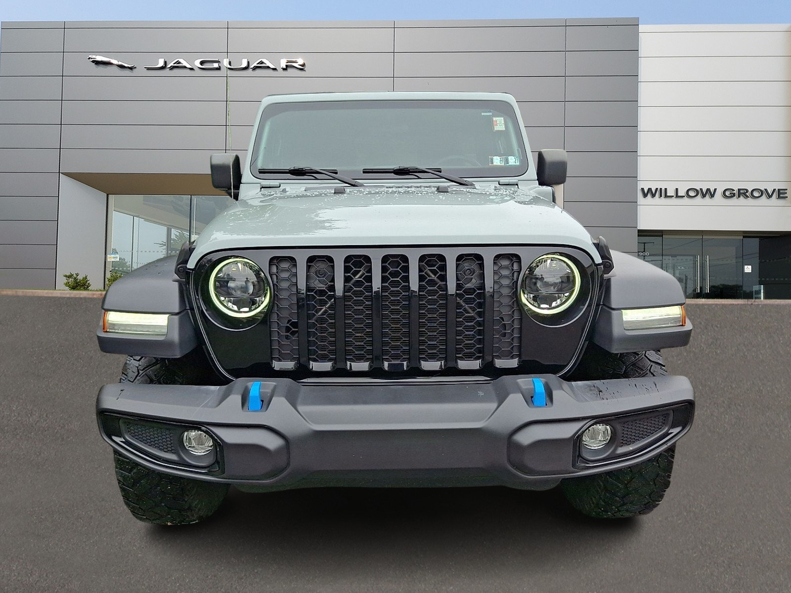 Used 2023 Jeep Wrangler Unlimited w/ Cold Weather Group AWD/4WD image 8