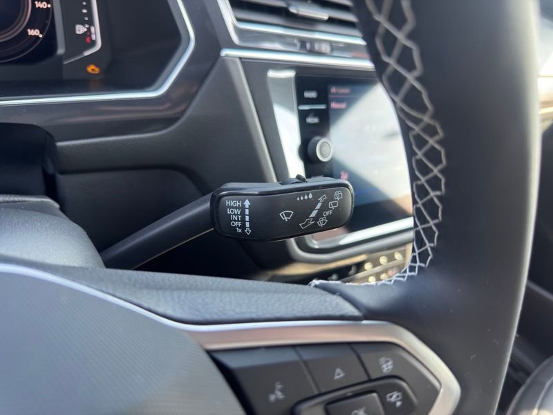 Used 2023 Volkswagen Tiguan SEL R-Line image 27