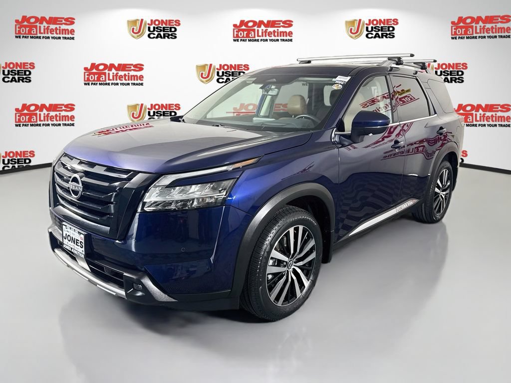 Certified 2024 Nissan Pathfinder Platinum w/ Black Appearance Package AWD/4WD image 15