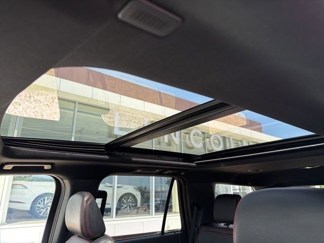 Used 2023 Ford Expedition Limited image 11