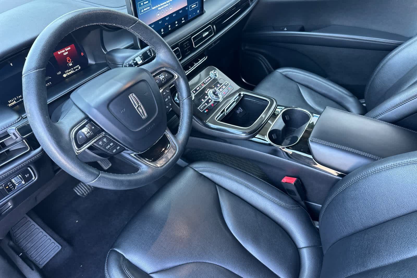 Used 2023 Lincoln Nautilus AWD w/ Premium Package image 11