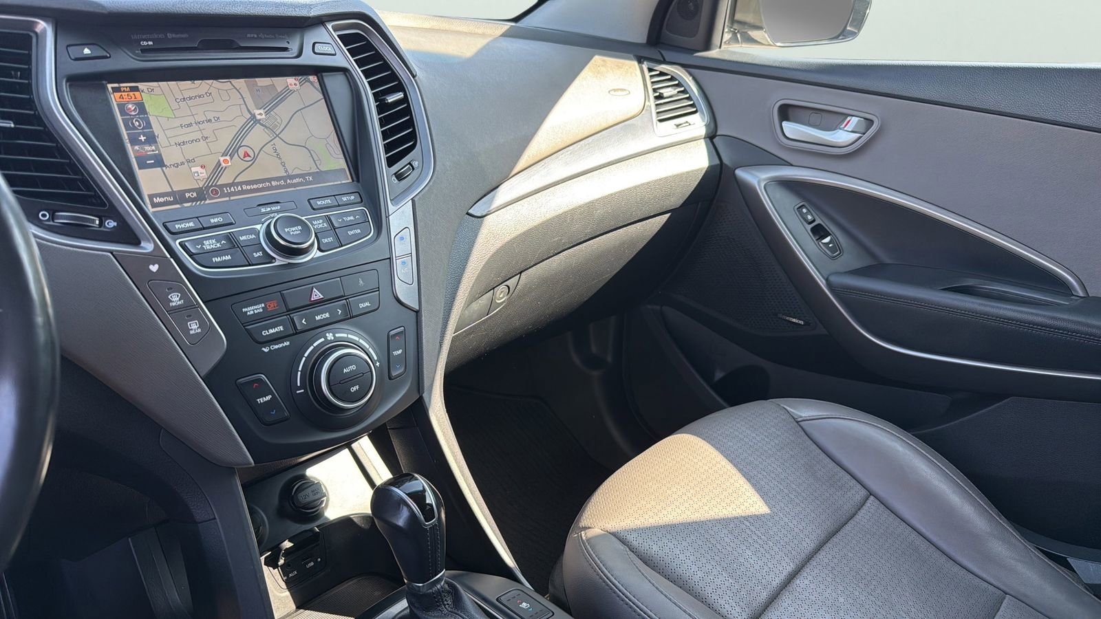 Used 2014 Hyundai Santa Fe Sport w/ Technology Package 04 FWD image 16