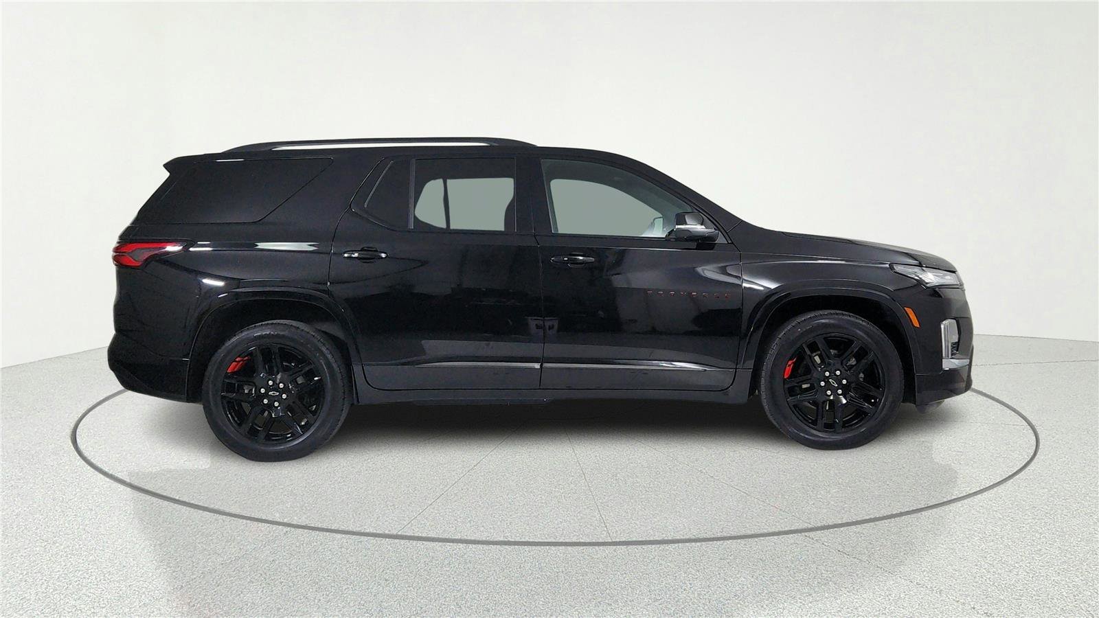 Used 2024 Chevrolet Traverse Premier w/ Redline Edition AWD/4WD image 6