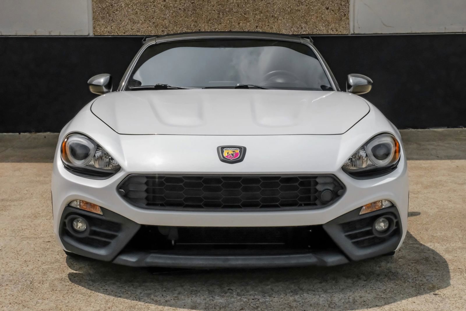 Used 2017 FIAT 124 Spider RWD image 4