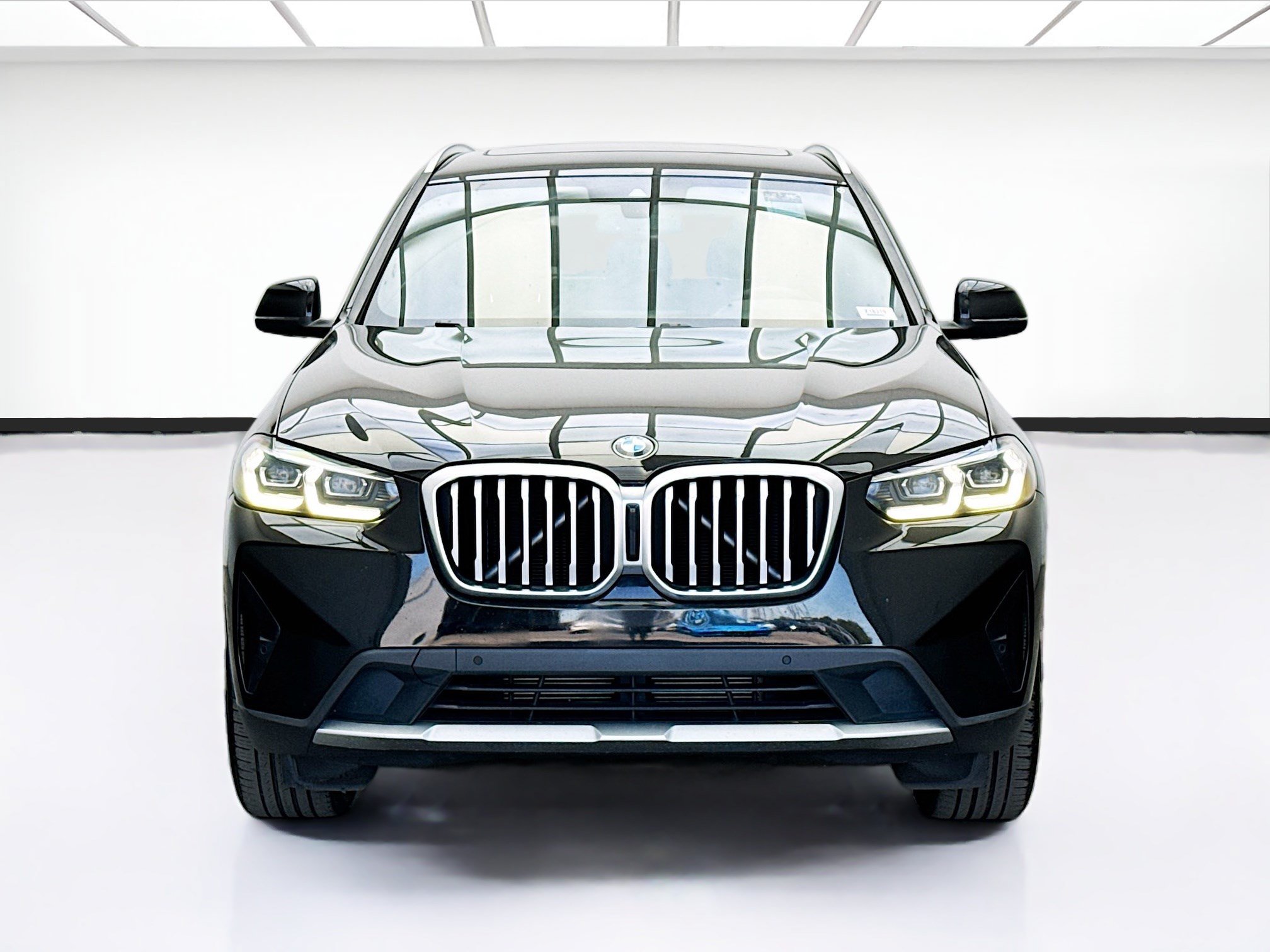 Used 2022 BMW X3 sDrive30i w/ Convenience Package RWD image 2