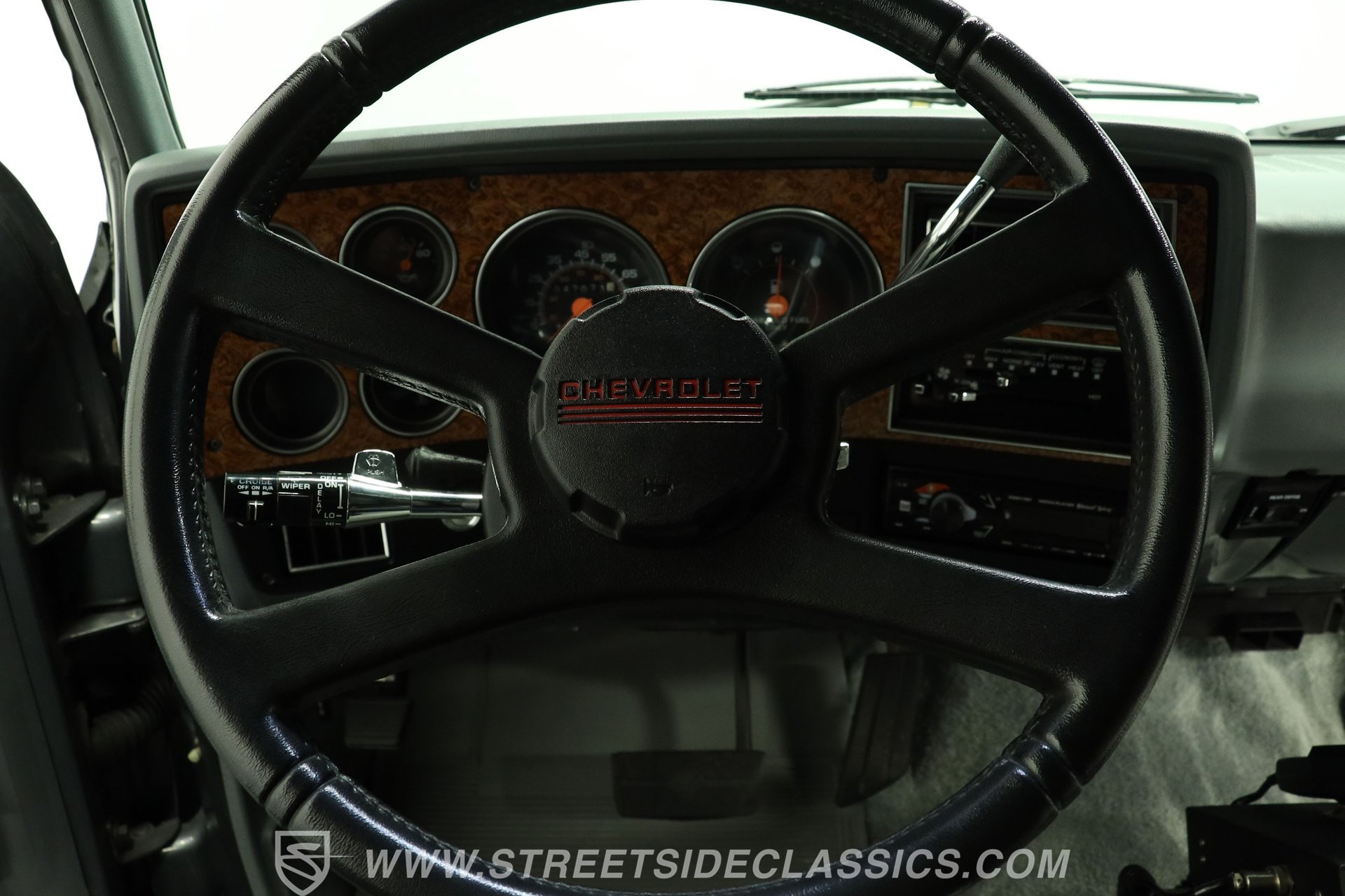 Used 1990 Chevrolet Suburban 2500 RWD image 37
