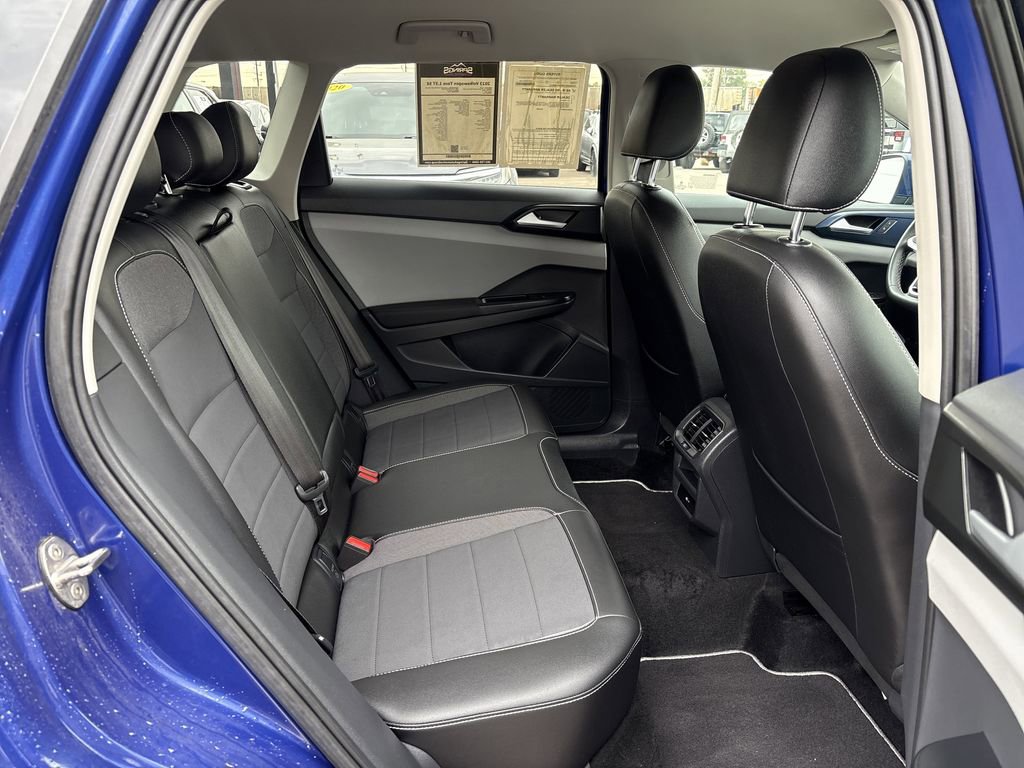 Used 2023 Volkswagen Taos SE image 27