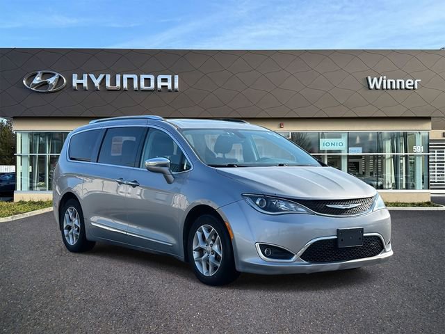 Used 2019 Chrysler Pacifica Limited image 4