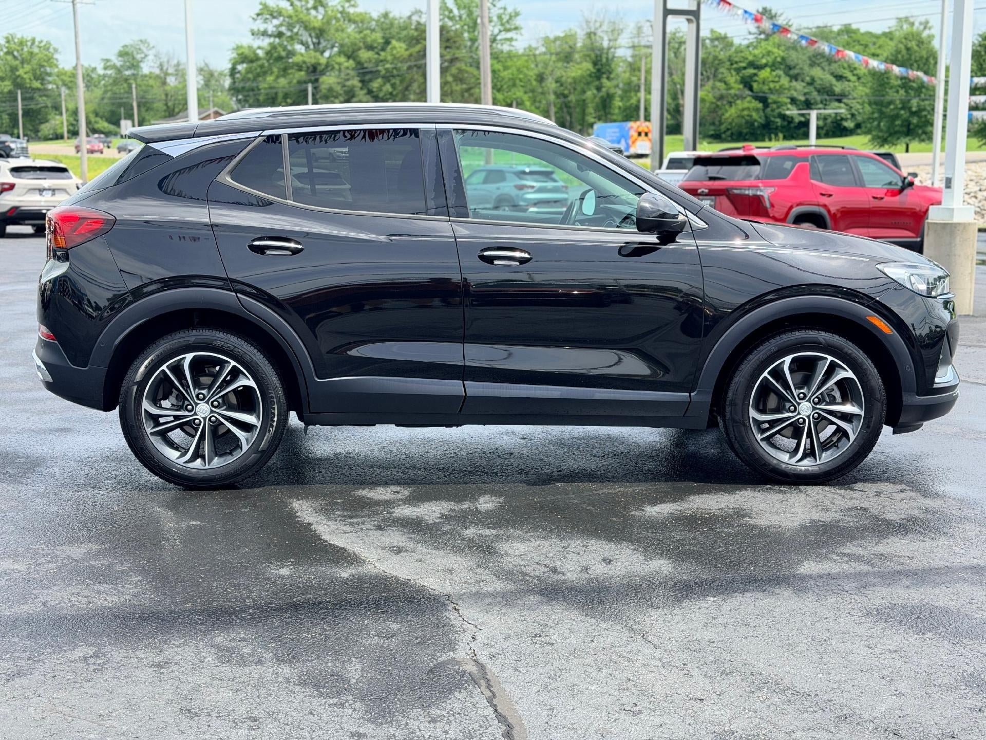 Used 2021 Buick Encore GX Essence w/ Advanced Technology Package FWD image 4