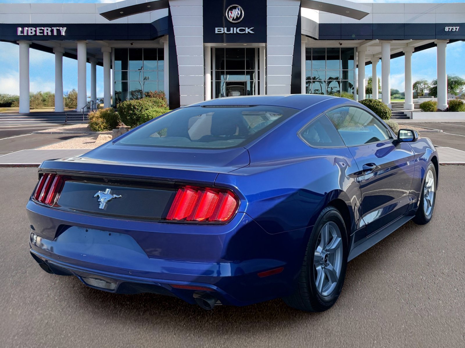 Used 2016 Ford Mustang Coupe RWD image 2