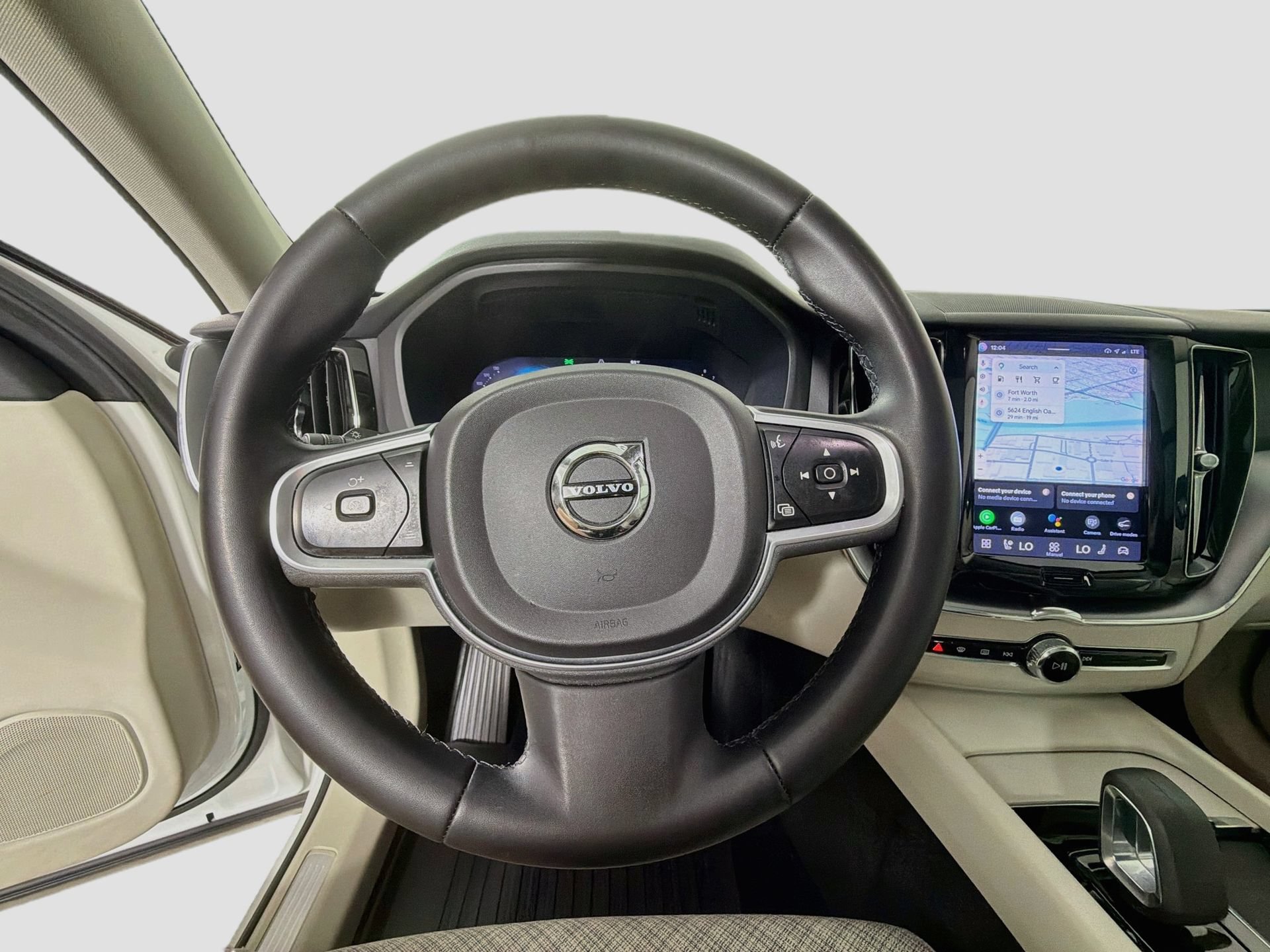 Certified 2022 Volvo XC60 B5 Momentum w/ Advanced Package FWD image 12