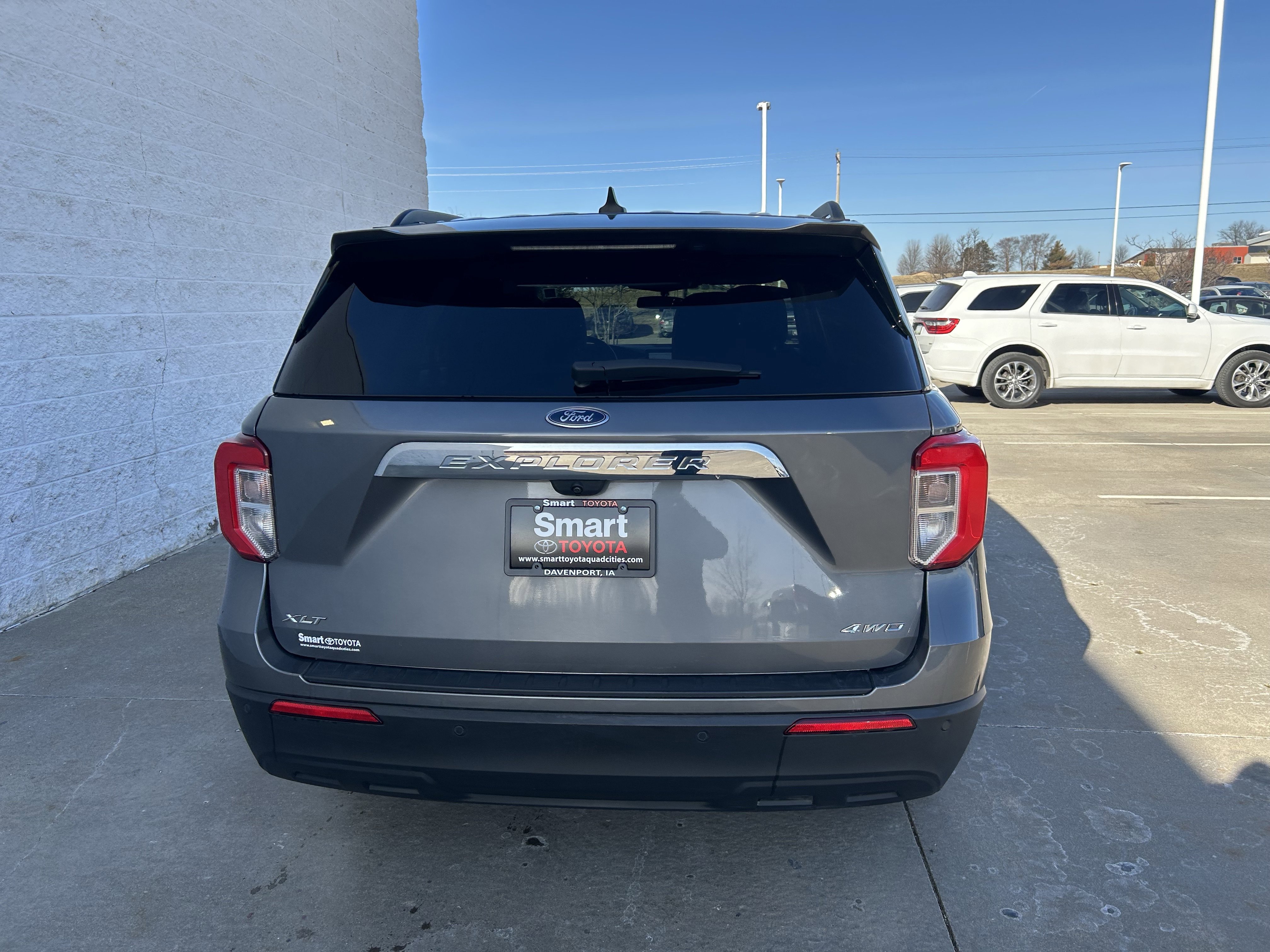 Used 2021 Ford Explorer XLT image 4