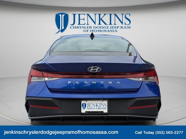 Used 2024 Hyundai Elantra SEL FWD image 5