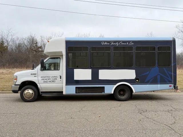 Used 2013 Ford E-350 and Econoline 350 Super Duty w/ Shuttle Bus Prep Pkg RWD image 11