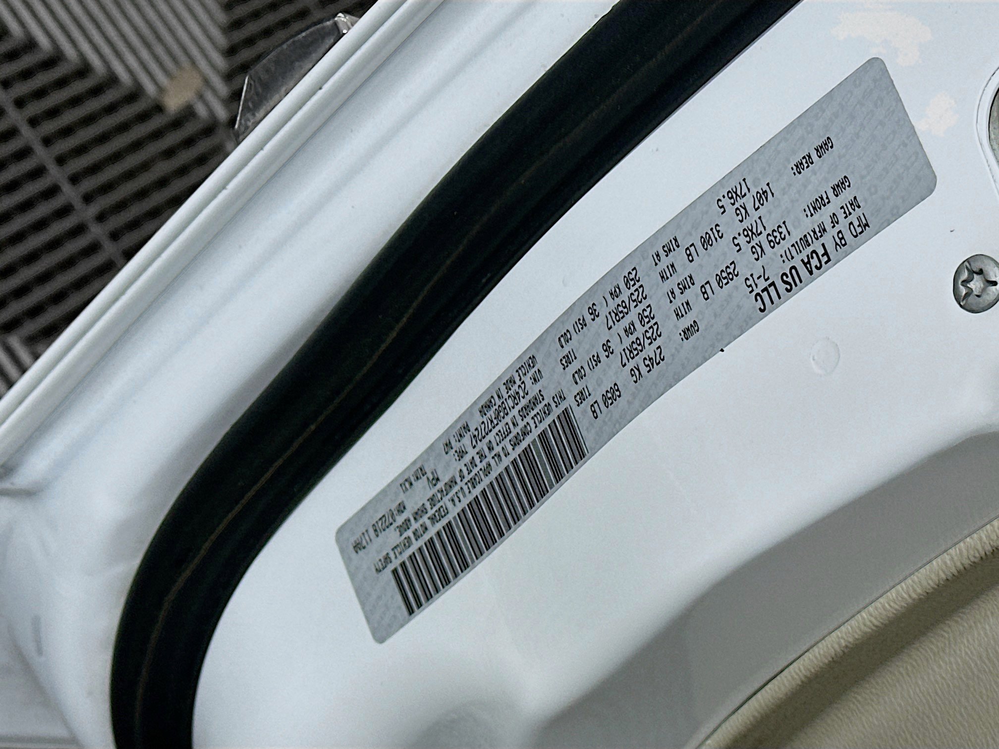 Used 2015 Chrysler Town & Country Touring FWD image 12