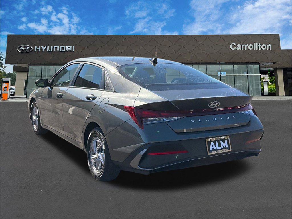 New 2026 Hyundai Elantra SE FWD image 8