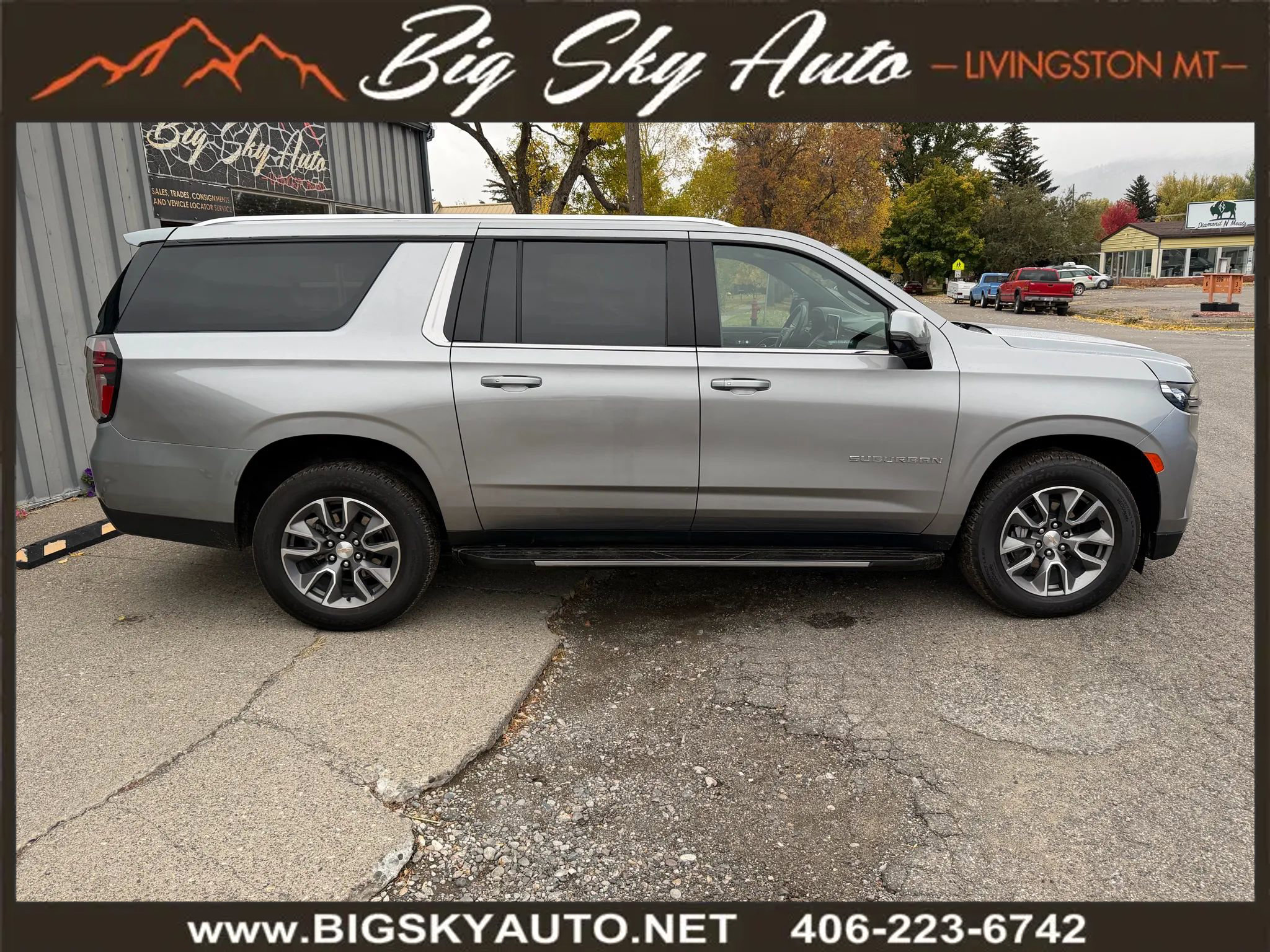 Used 2024 Chevrolet Suburban LT image 6