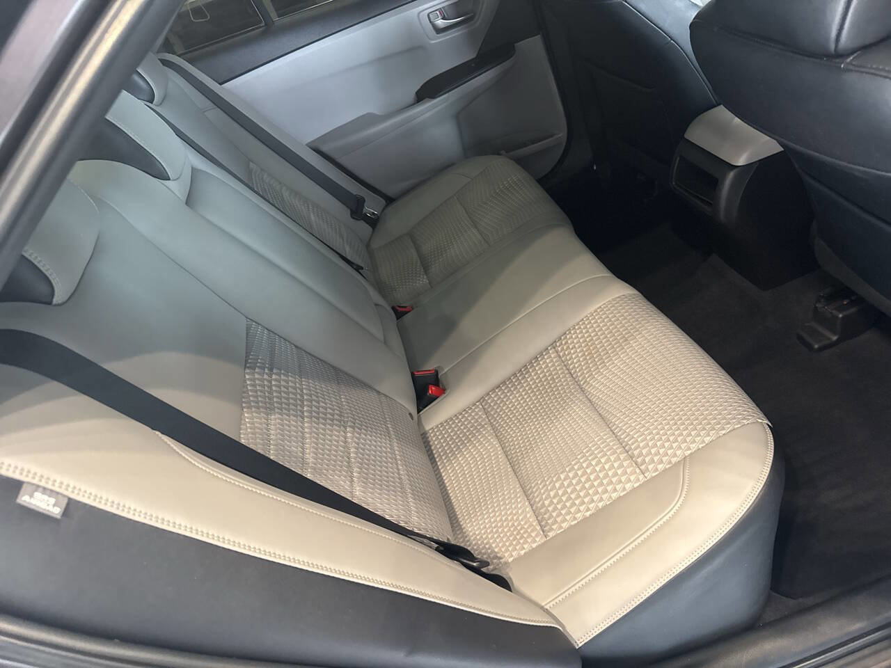 Used 2015 Toyota Camry SE image 23