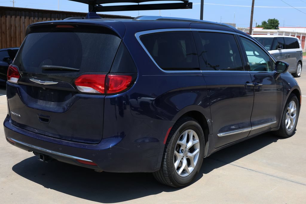 Used 2019 Chrysler Pacifica Touring-L Plus FWD image 5