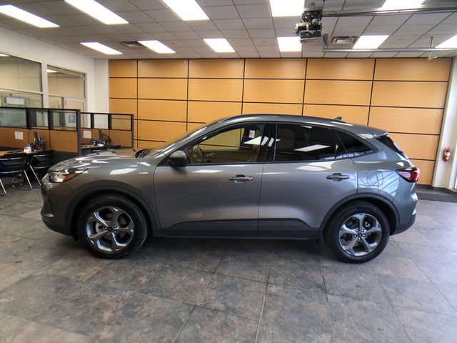 Certified 2025 Ford Escape ST-Line FWD image 4