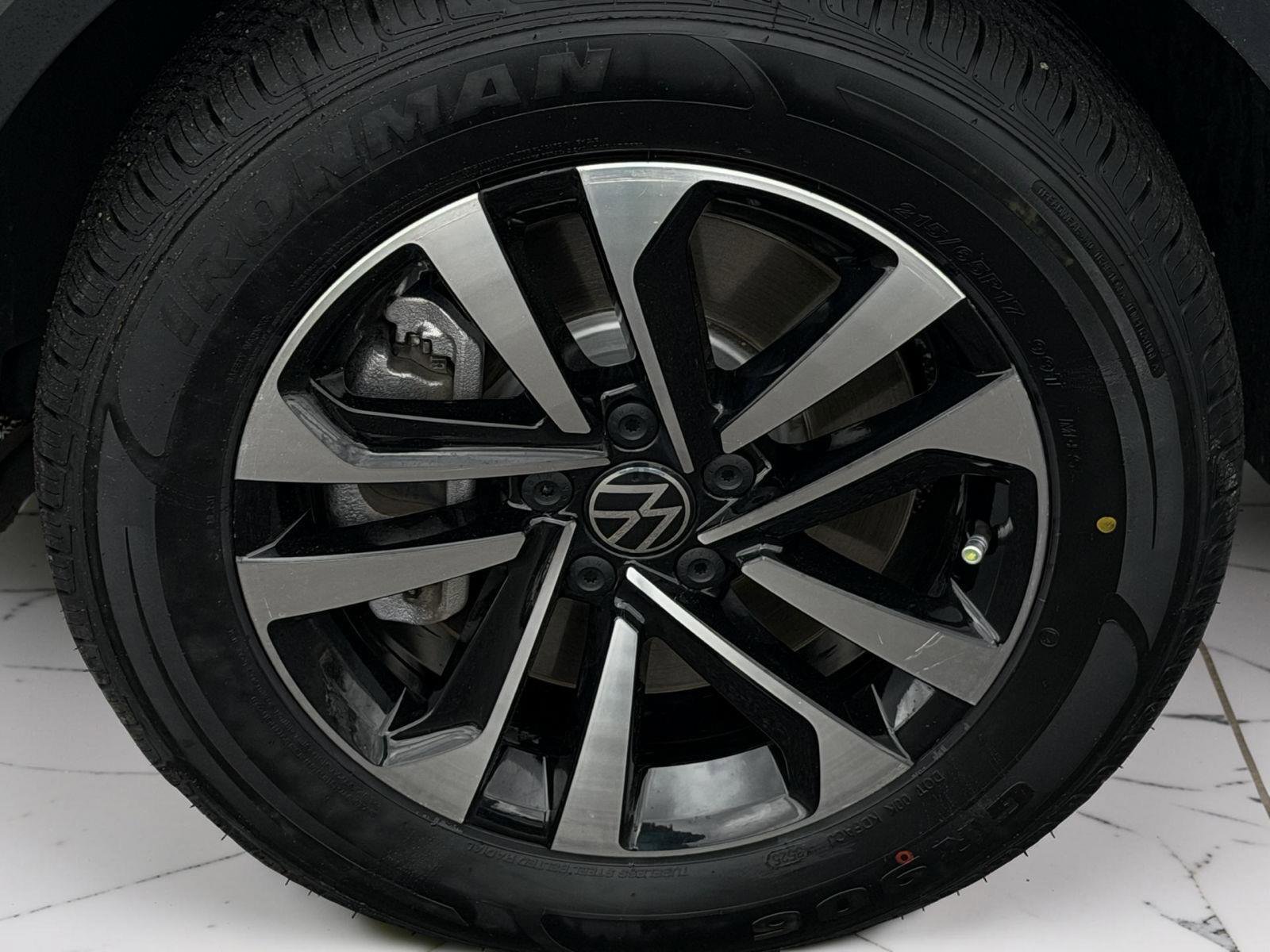 Used 2023 Volkswagen Tiguan S image 6