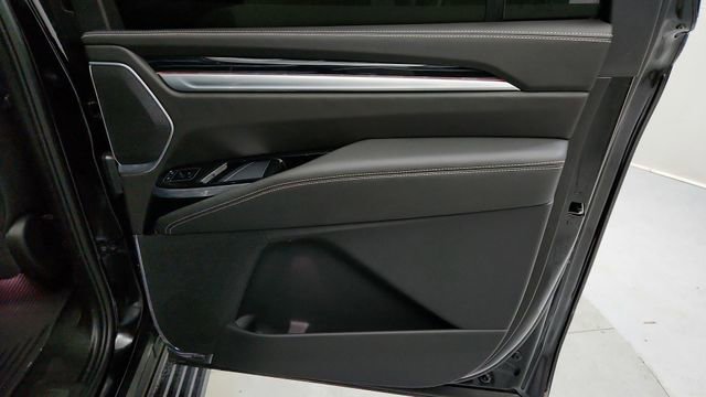 Certified 2026 Cadillac Escalade ESV Sport w/ LPO, ONYX Package image 19