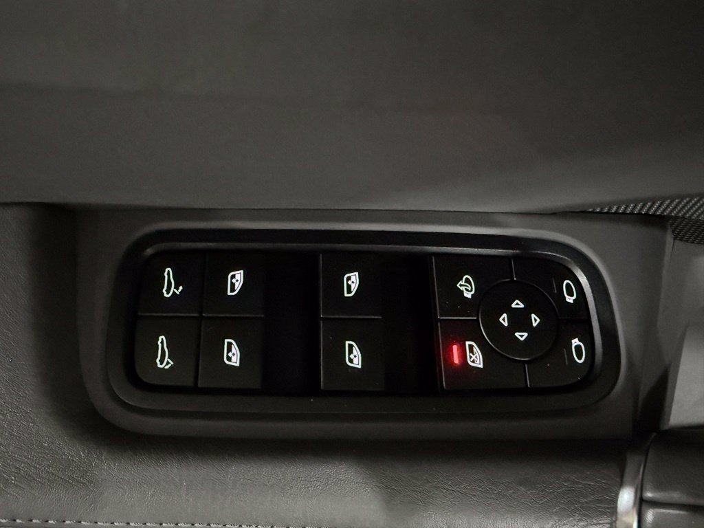 Used 2022 Porsche Cayenne GTS AWD/4WD image 19
