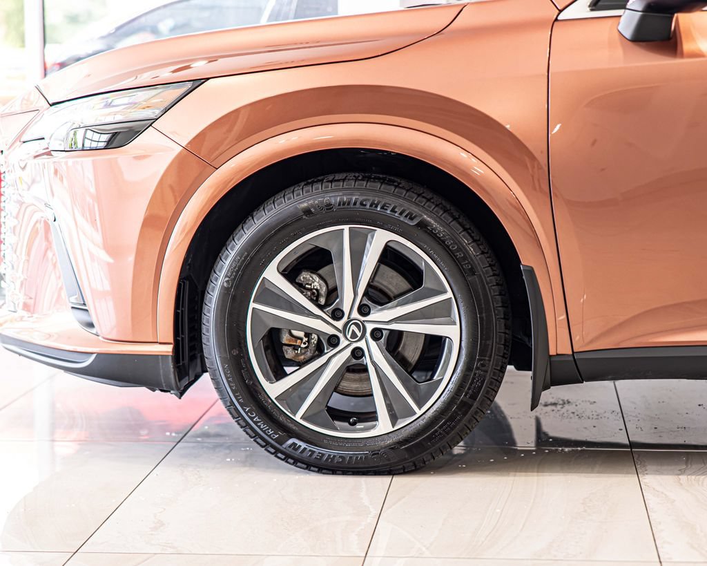 Used 2025 Lexus RX 350 Premium w/ Accessory Package (P1) AWD/4WD image 8
