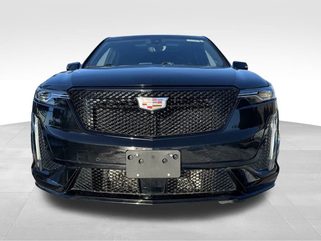 Used 2024 Cadillac XT6 Sport w/ LPO, ONYX Package image 4