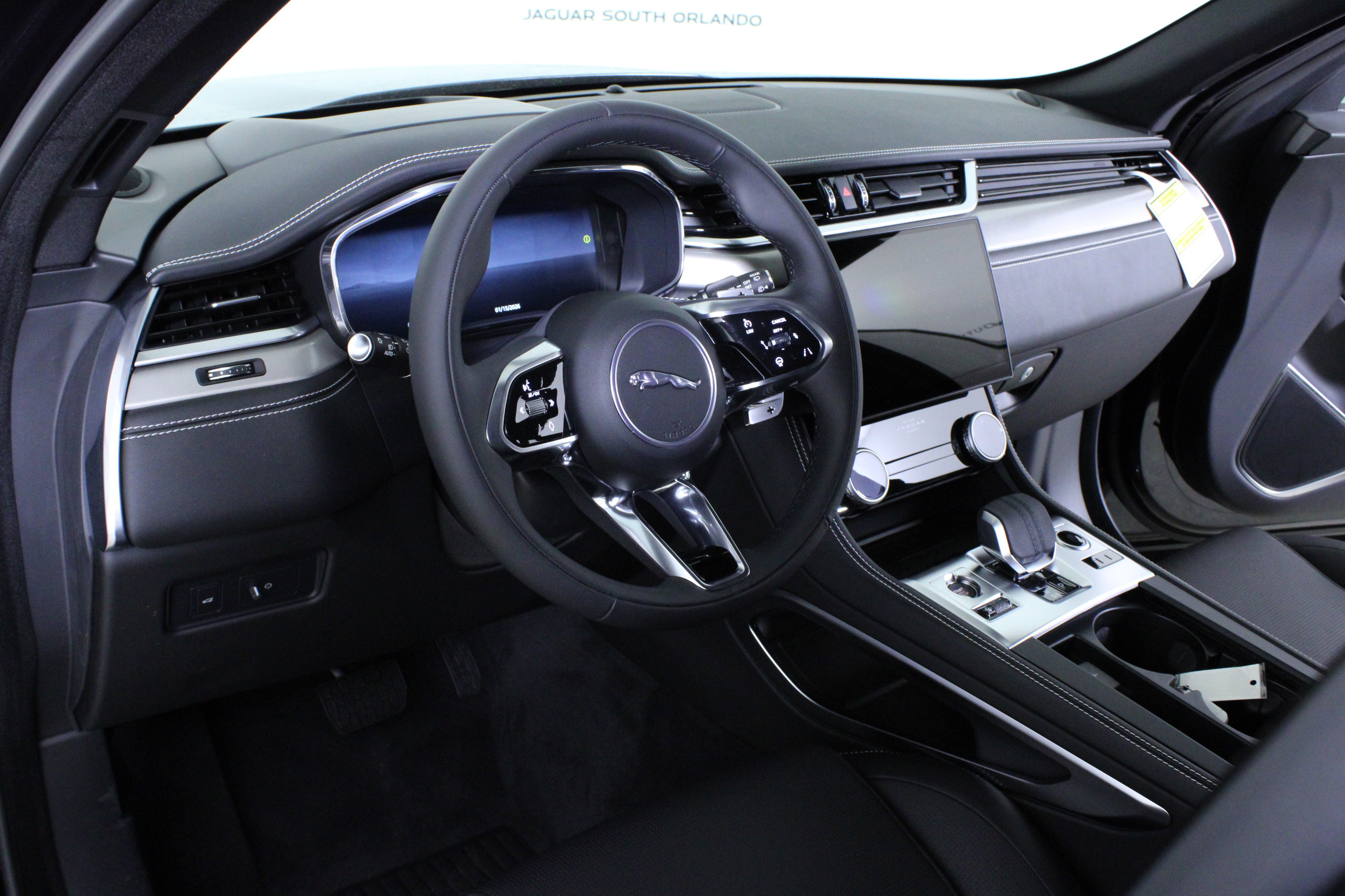 New 2026 Jaguar F-PACE R-Dynamic S image 16