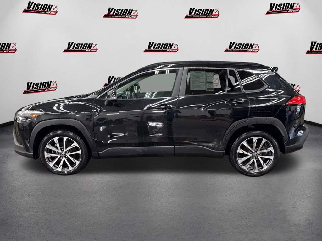 Used 2023 Toyota Corolla Cross XLE w/ Convenience Package image 8
