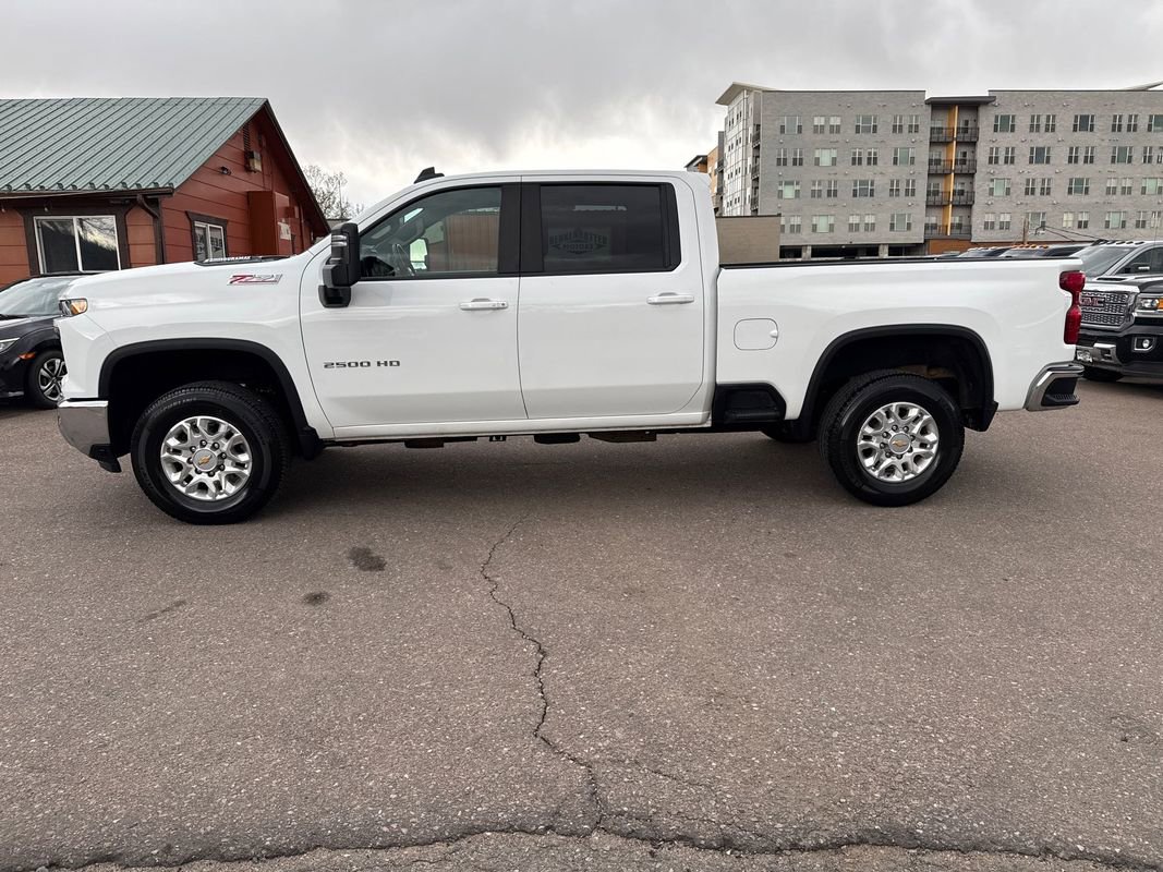 Used 2024 Chevrolet Silverado 2500 LT image 4