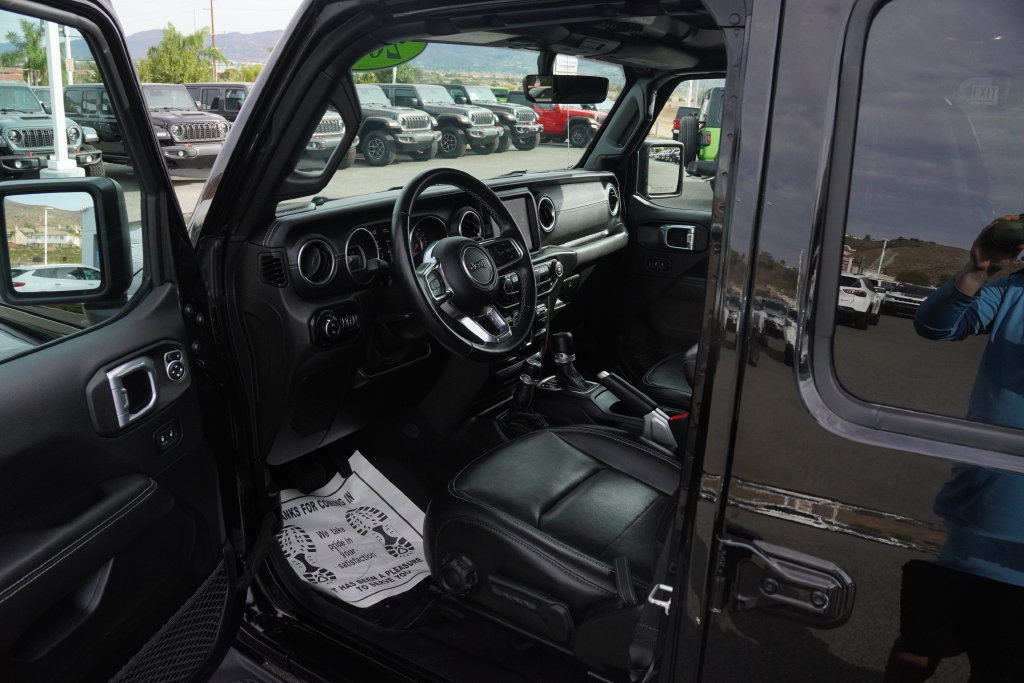 Used 2021 Jeep Gladiator Overland w/ Popular Equipment Package AWD/4WD image 29
