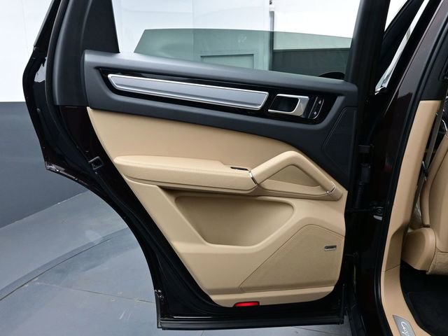 Certified 2023 Porsche Cayenne S Platinum image 13
