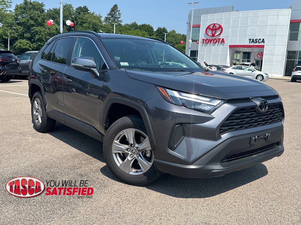 Used 2025 Toyota RAV4 XLE AWD/4WD image 1