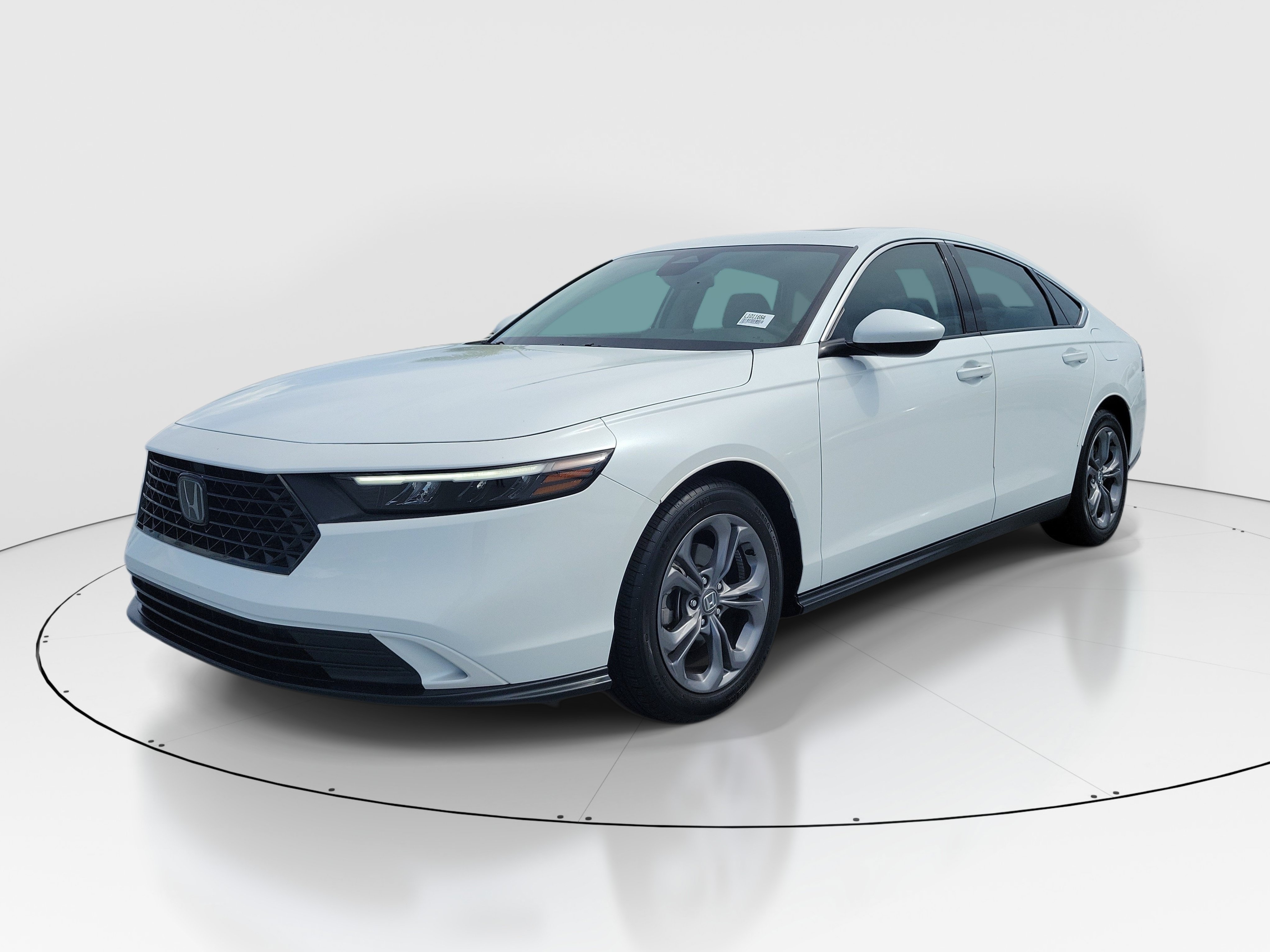 Used 2024 Honda Accord EX image 3