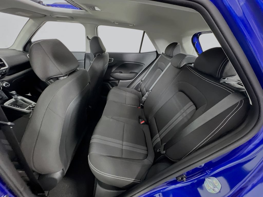 Certified 2025 Hyundai Venue SEL FWD image 22