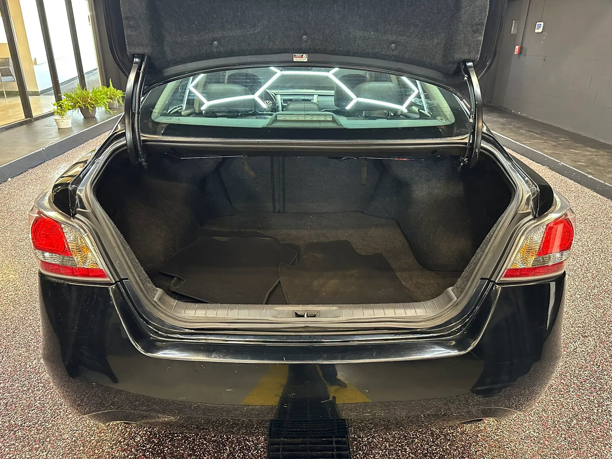 Used 2015 Nissan Altima 2.5 SL w/ Technology Package FWD image 26
