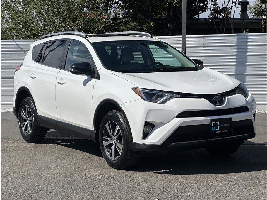 Used 2018 Toyota RAV4 XLE w/ Plus Extra Value Package AWD/4WD image 8