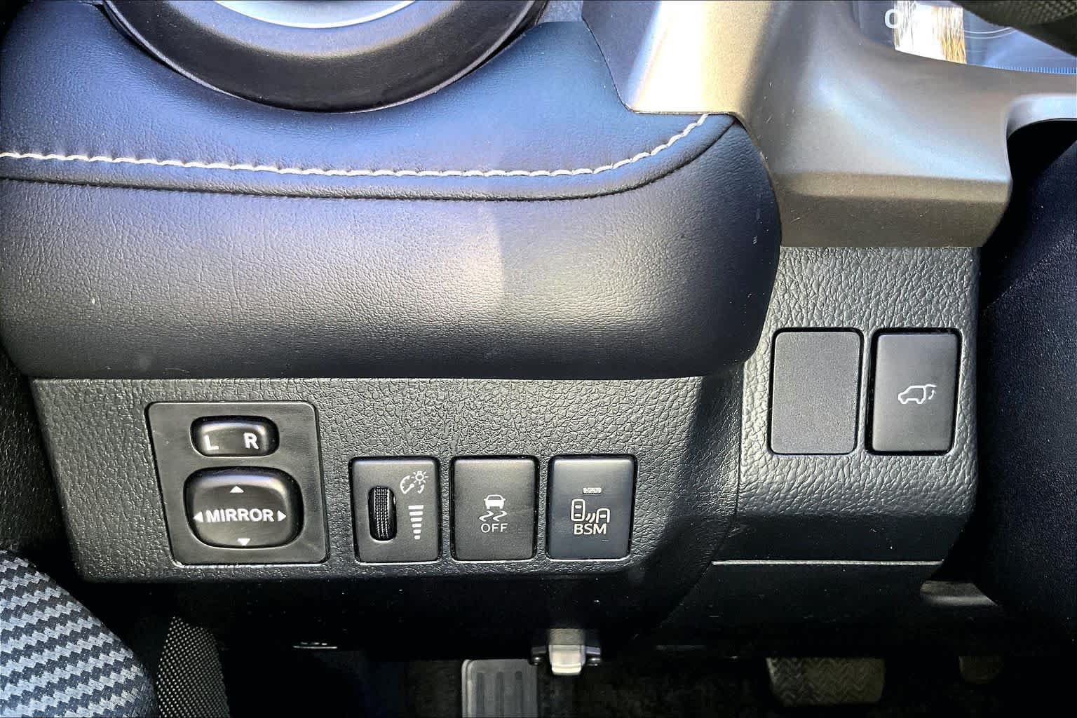 Used 2013 Toyota RAV4 Limited FWD image 34