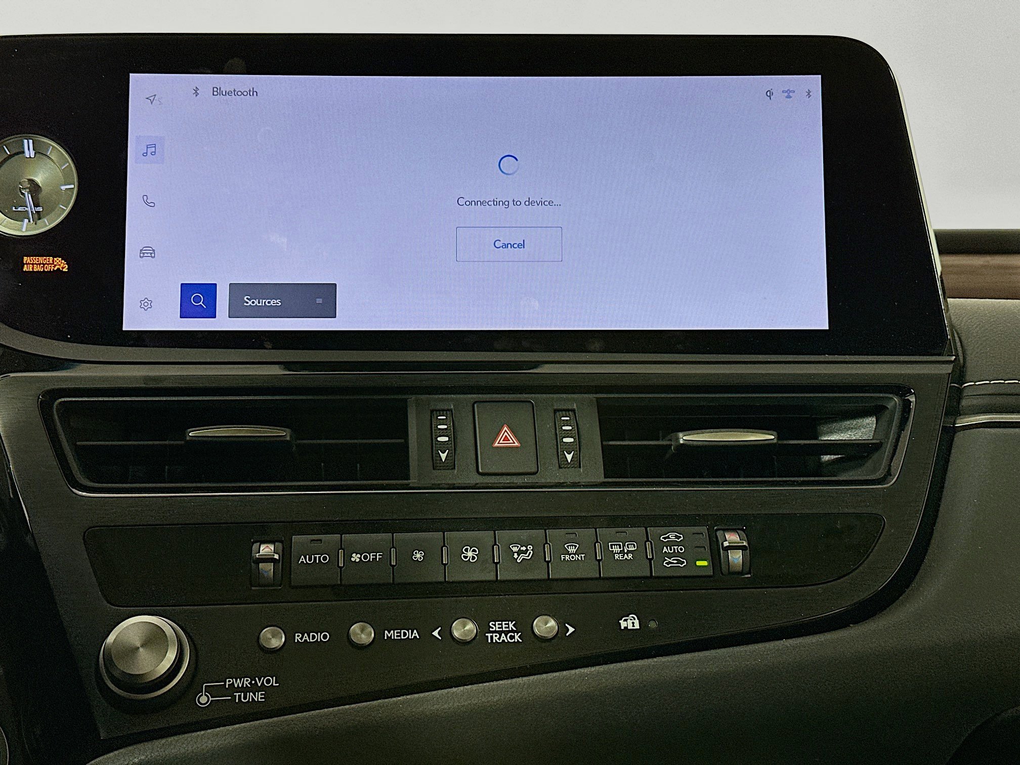 Used 2025 Lexus ES 300h w/ Premium Package image 15