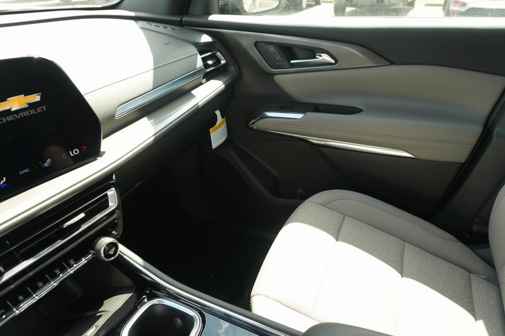 New 2026 Chevrolet Traverse LT w/ Driver Confidence Package image 28