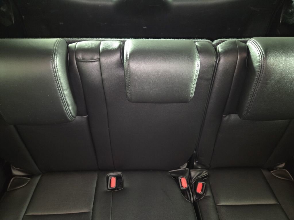 Used 2019 Toyota Highlander Plus FWD image 29