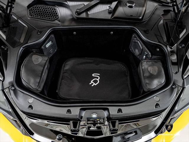 Used 2024 Lamborghini Revuelto AWD/4WD image 5