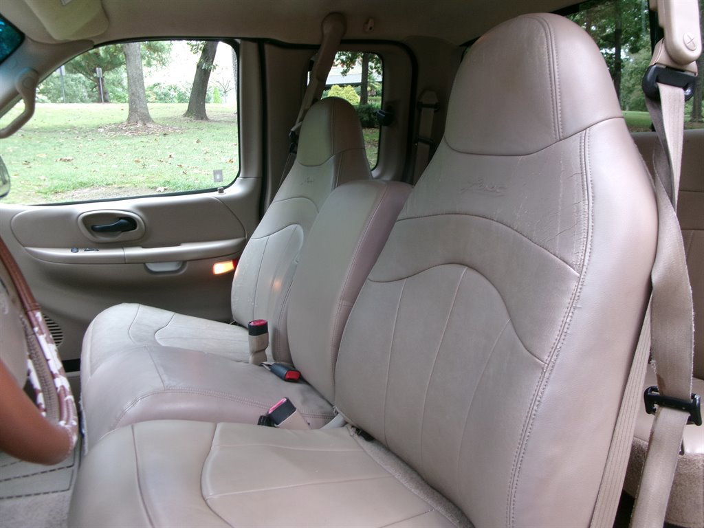 Used 1999 Ford F150 Lariat image 18