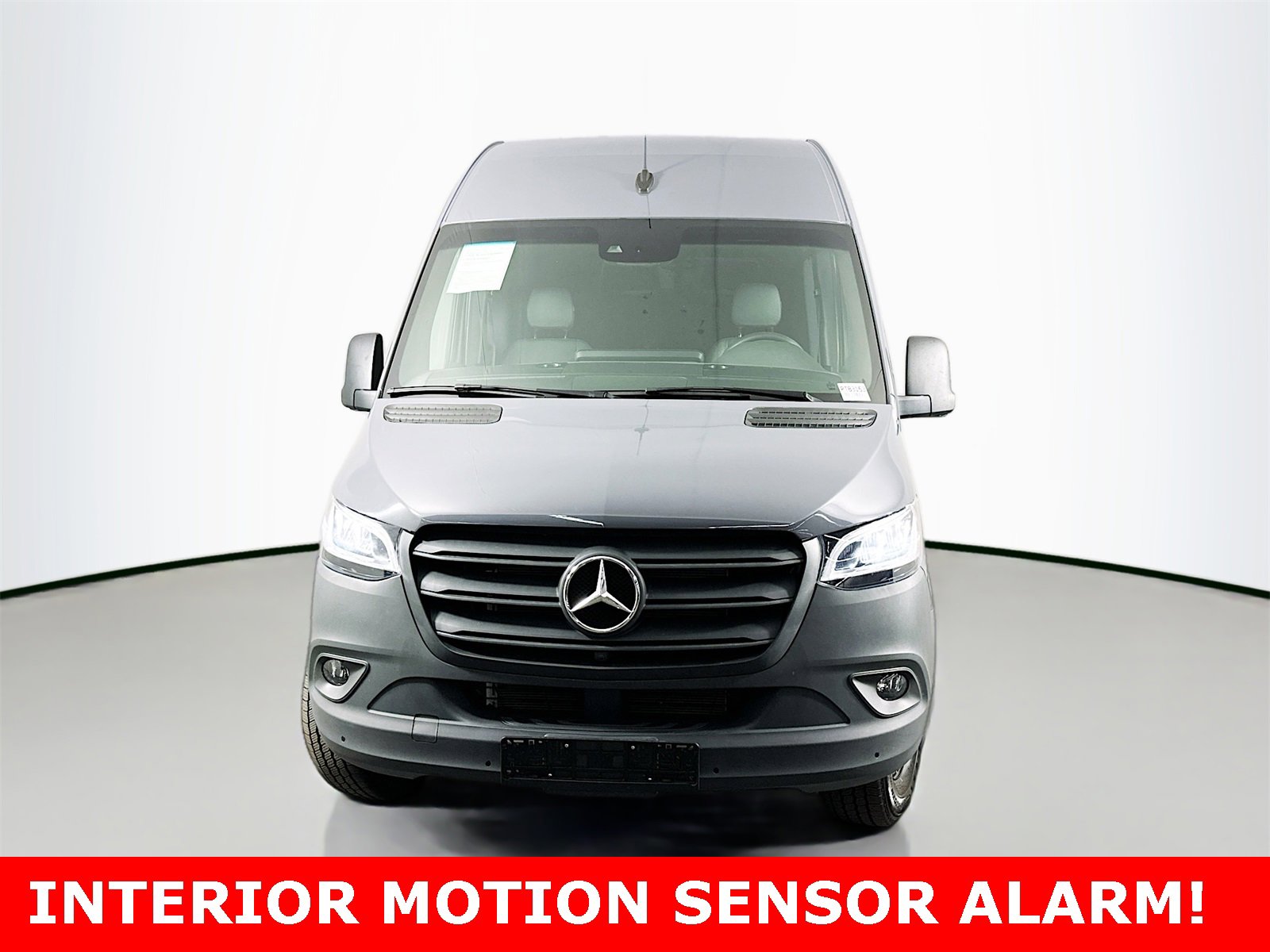 Used 2024 Mercedes-Benz Sprinter 2500 image 2