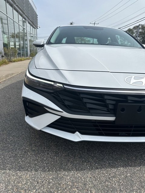 Certified 2024 Hyundai Elantra SEL image 3