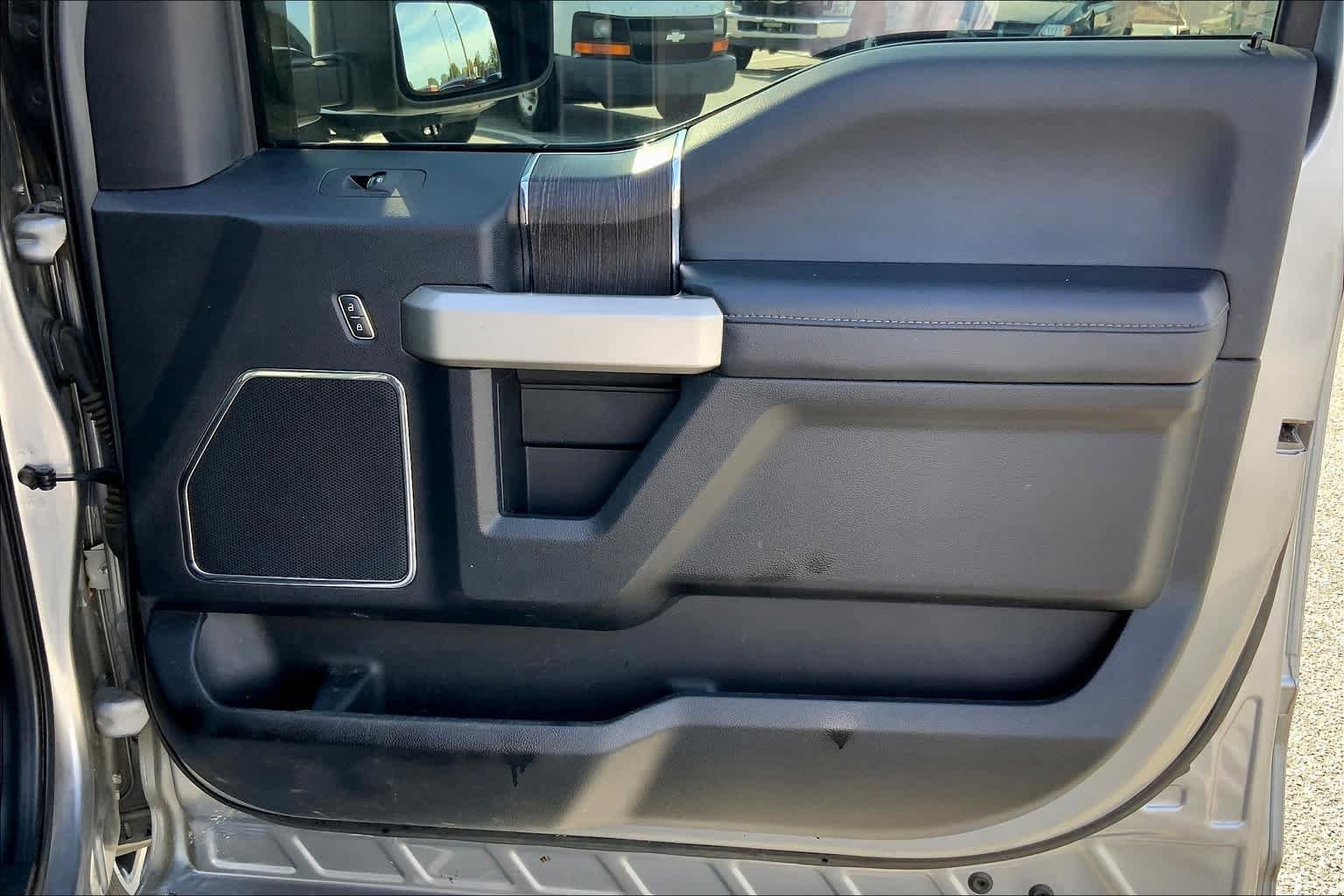 Used 2020 Ford F250 Lariat w/ Lariat Ultimate Package AWD/4WD image 21