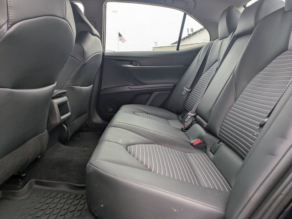 Used 2024 Toyota Camry SE image 13